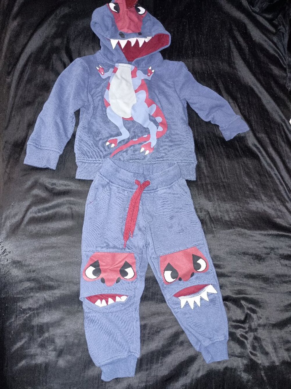 Dinosaur sweat outfit